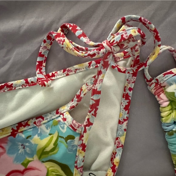 “GIRL STAR” Rose Print Bikini - Picture 4 of 5